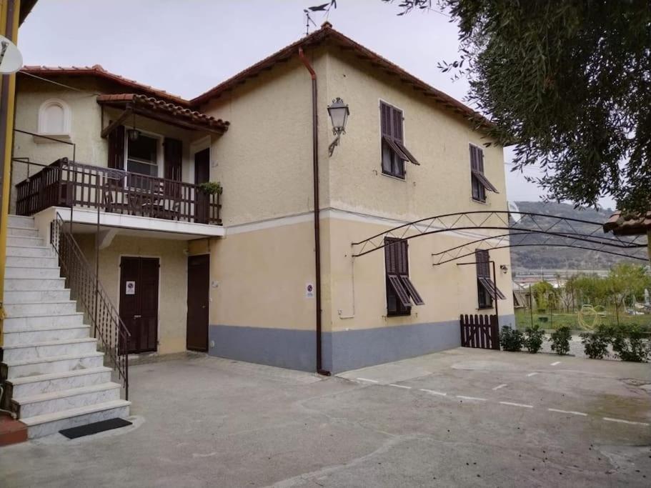 Casa Noemi, A Pochi Passi Dalle Spiagge E Dal Centro Di Arma Di Taggia. المظهر الخارجي الصورة